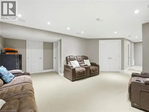 98 Willow Lane Grimsby ON L3M 5P7