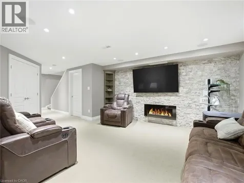 98 Willow Lane Grimsby ON L3M 5P7