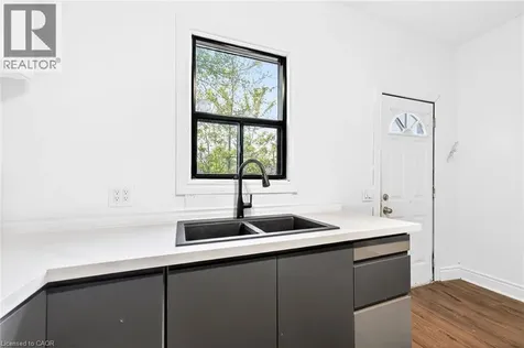 99 Leeming Street Hamilton ON L8L 5T5