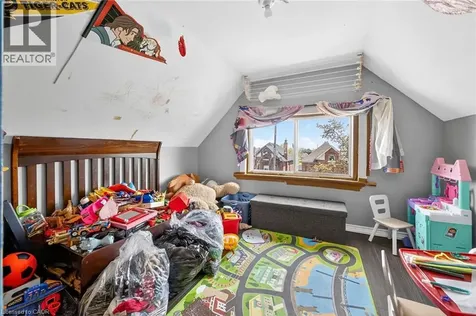 99 Leeming Street Hamilton ON L8L 5T5