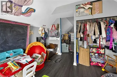 99 Leeming Street Hamilton ON L8L 5T5
