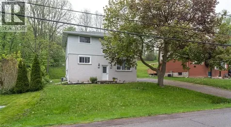 118 Sutherland Street East Caledonia ON N3W 1C6