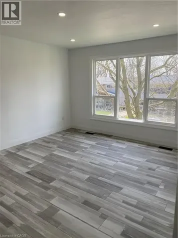 118 Sutherland Street East Caledonia ON N3W 1C6