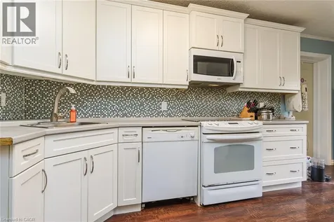 121 University Avenue East Waterloo ON N2J 4J1