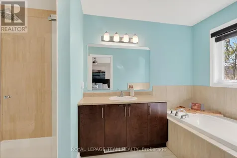 860 White Alder Avenue Ottawa ON K1T 0H1
