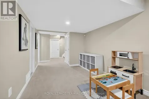 860 White Alder Avenue Ottawa ON K1T 0H1
