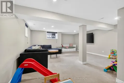 860 White Alder Avenue Ottawa ON K1T 0H1