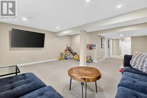 860 White Alder Avenue Ottawa ON K1T 0H1