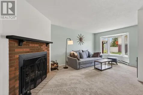 33 Haxby Private Ottawa ON K1T 3B5
