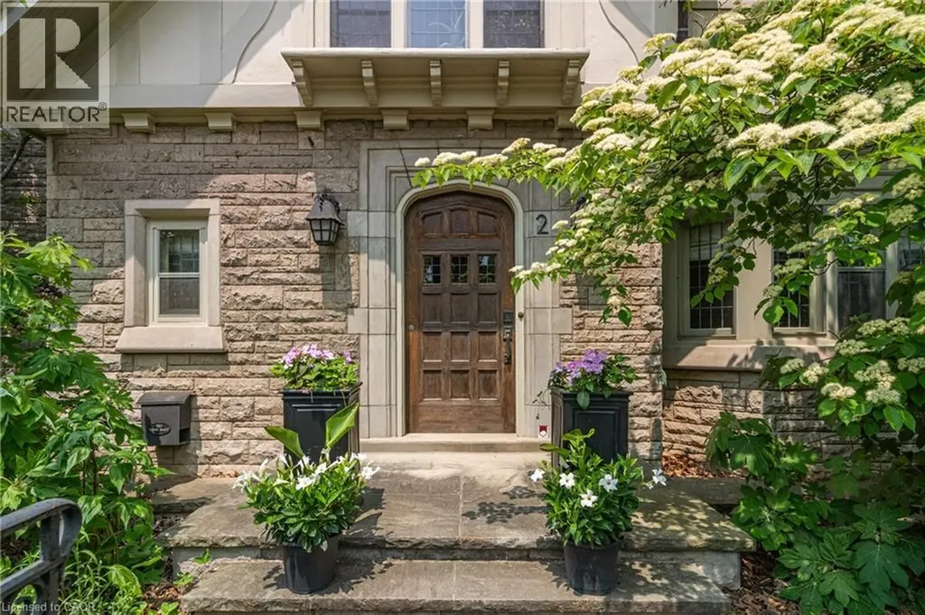2 Oak Knoll Drive Hamilton ON L8S 4C3
