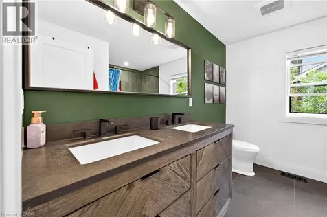 255 Macnab Street Dundas ON L9H 2K4