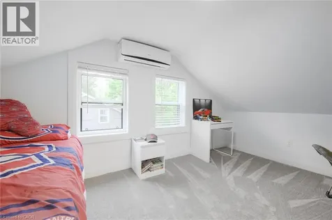 255 Macnab Street Dundas ON L9H 2K4