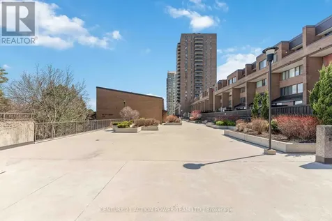 505 505 St Laurent Boulevard Ottawa ON K1K 3X4