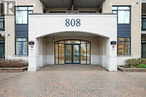 808 Bronson Avenue Ottawa ON K1S 5A4