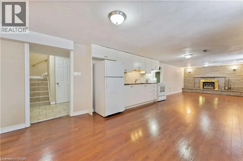864 Upper Ottawa Street Hamilton ON L8T 3V5