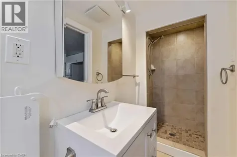 864 Upper Ottawa Street Hamilton ON L8T 3V5