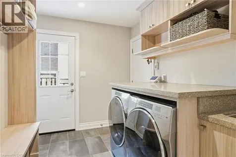 1765 Featherston Court Mississauga ON L5L 3E2