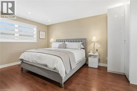 1765 Featherston Court Mississauga ON L5L 3E2