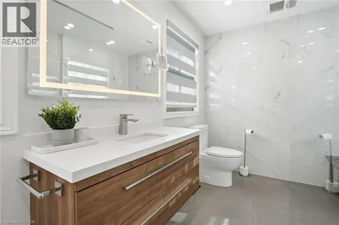 1765 Featherston Court Mississauga ON L5L 3E2