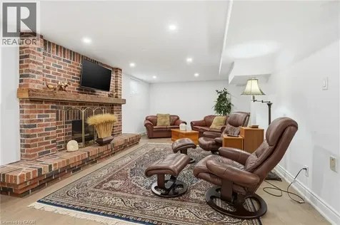 1765 Featherston Court Mississauga ON L5L 3E2