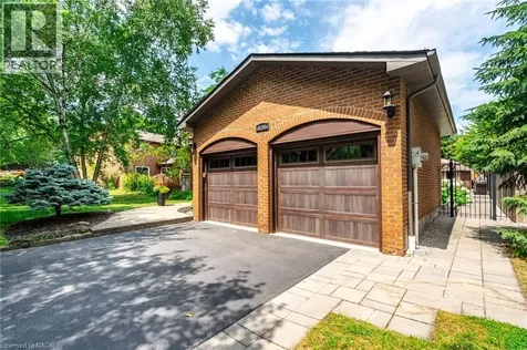 1765 Featherston Court Mississauga ON L5L 3E2