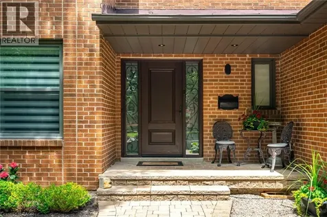 1765 Featherston Court Mississauga ON L5L 3E2