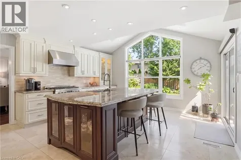 1765 Featherston Court Mississauga ON L5L 3E2