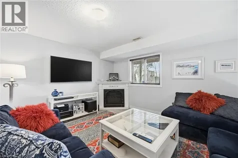 25 Hamilton Street South Waterdown ON L8B 0L1