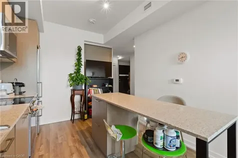 1808 St Clair Avenue West Toronto ON M6N 0C1
