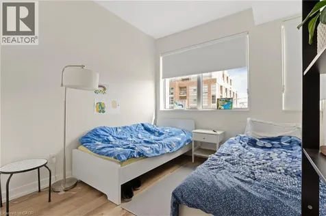 1808 St Clair Avenue West Toronto ON M6N 0C1