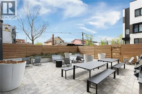 1808 St Clair Avenue West Toronto ON M6N 0C1