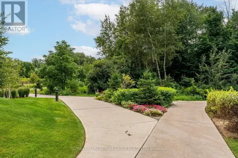 460 William Graham Drive Aurora ON L4G 1X9