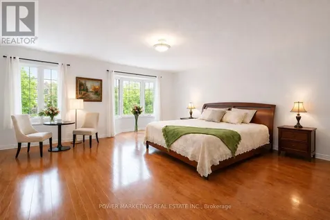 29 Taj Court Ottawa ON K1G 5K7