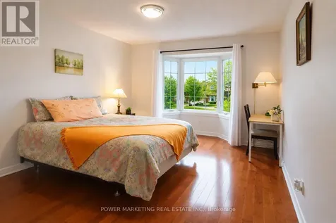 29 Taj Court Ottawa ON K1G 5K7