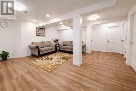 29 Taj Court Ottawa ON K1G 5K7
