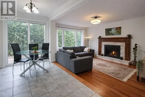 29 Taj Court Ottawa ON K1G 5K7