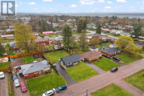 266 Clemow Avenue Pembroke ON K8A 2E4