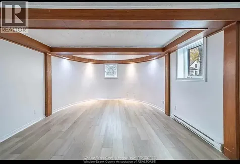 18 Clark Street East Leamington ON N8H 1E1