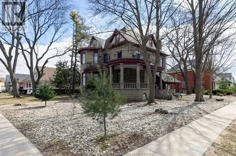 18 Clark Street East Leamington ON N8H 1E1