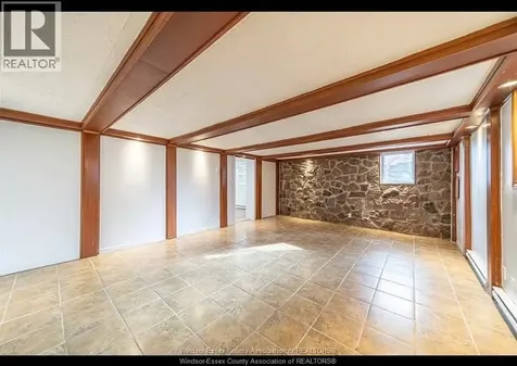 18 Clark Street East Leamington ON N8H 1E1