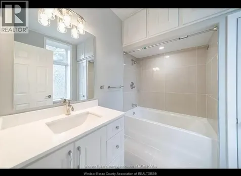 18 Clark Street East Leamington ON N8H 1E1