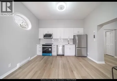 18 Clark Street East Leamington ON N8H 1E1