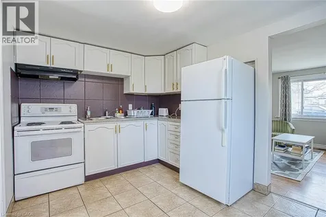 727 Barton Street Stoney Creek ON L8E 5L7
