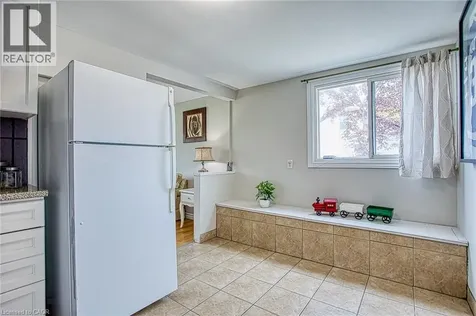 727 Barton Street Stoney Creek ON L8E 5L7