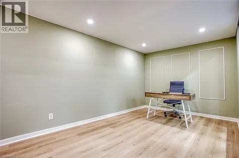 727 Barton Street Stoney Creek ON L8E 5L7
