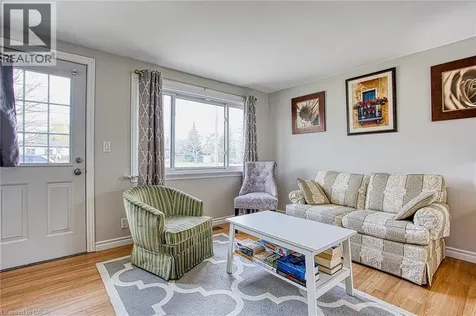 727 Barton Street Stoney Creek ON L8E 5L7
