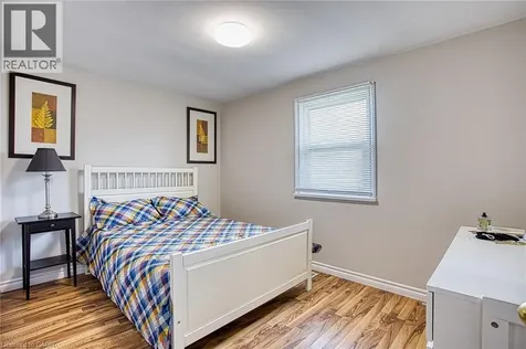 727 Barton Street Stoney Creek ON L8E 5L7