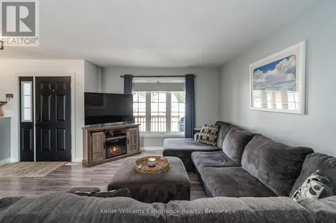 10 Clarence Avenue Penetanguishene ON L9M 1A9