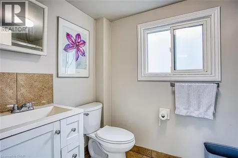 727 Barton Street Stoney Creek ON L8E 5L7
