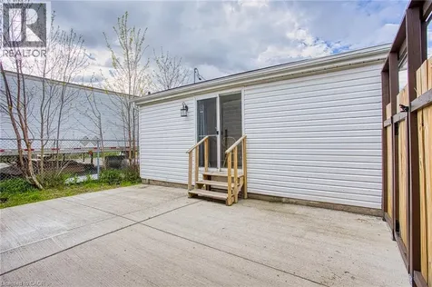 727 Barton Street Stoney Creek ON L8E 5L7